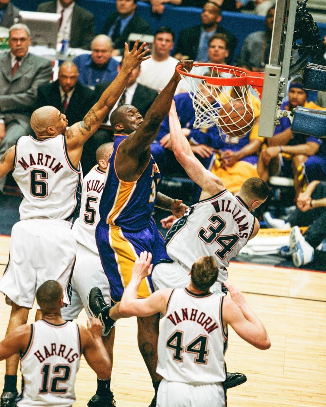 C5561883FA97FB207F00CC825228B1C0